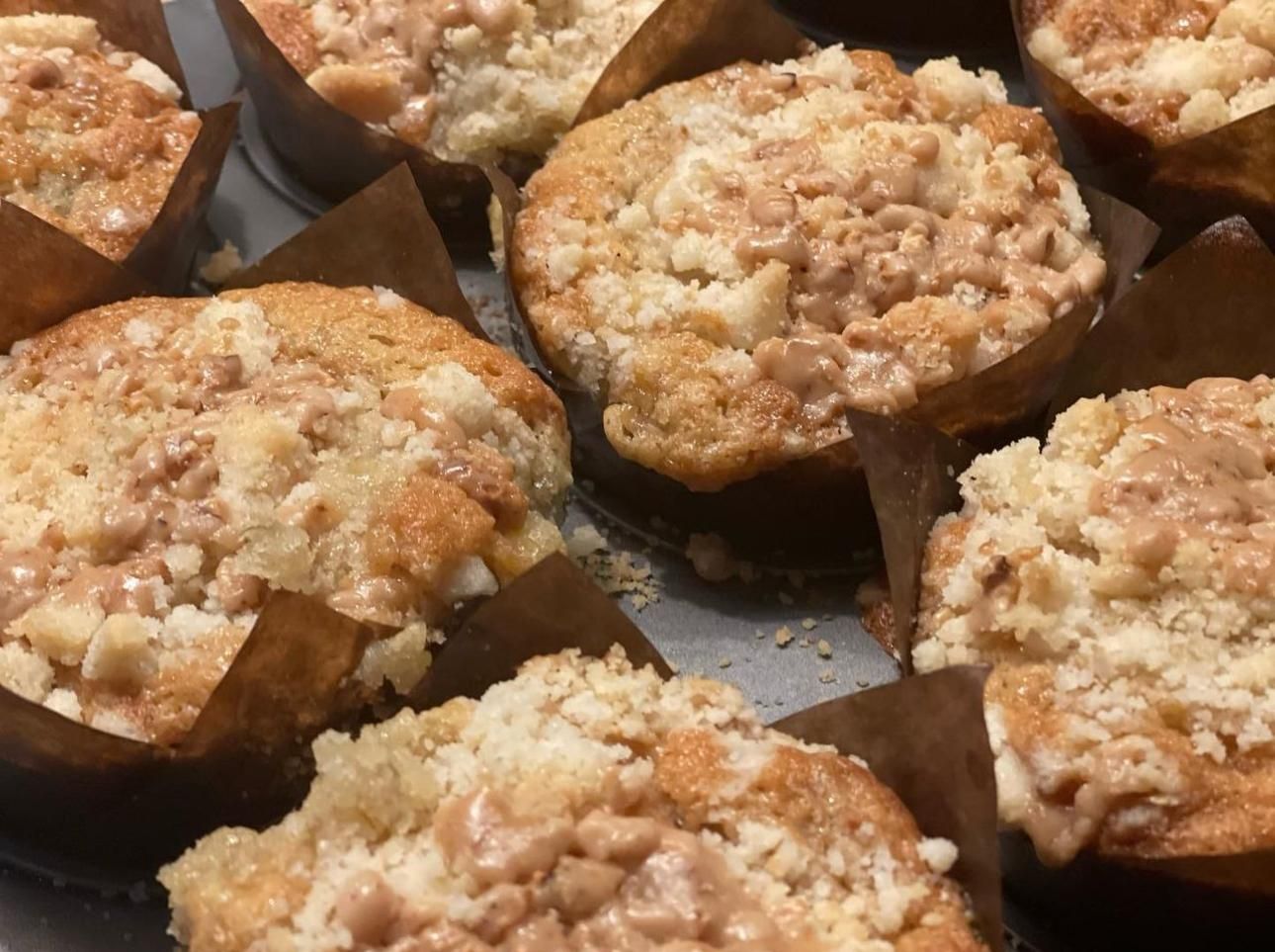 Banana Bourbon Muffins with a Toffee Struesel